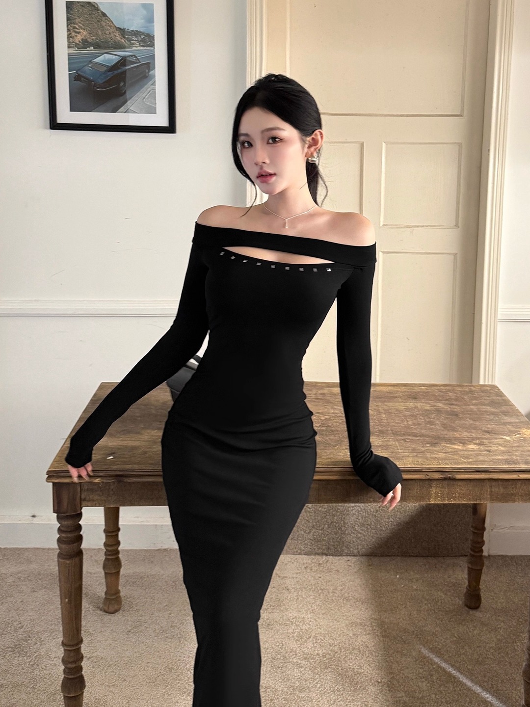 เดรสทรงบอดี้คอน ลายดอกกุหลาบ แ - Vintage Fashion Influencer บทวิจารณ์และราคา