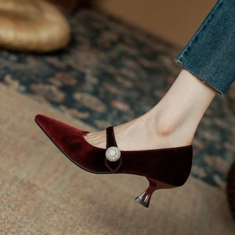 รองเท้าส้นเข็มแบบแมรี่เจนหัวแห - Vintage Old Fashion บทวิจารณ์และราคา