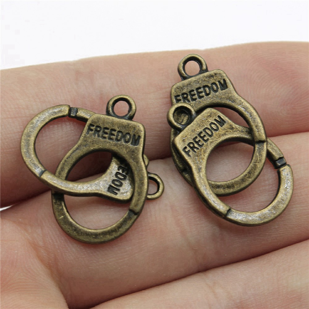 ต่อสู้สงคราม Charms จี้เครื่อง - Vintage Fashion Stuff บทวิจารณ์และราคา